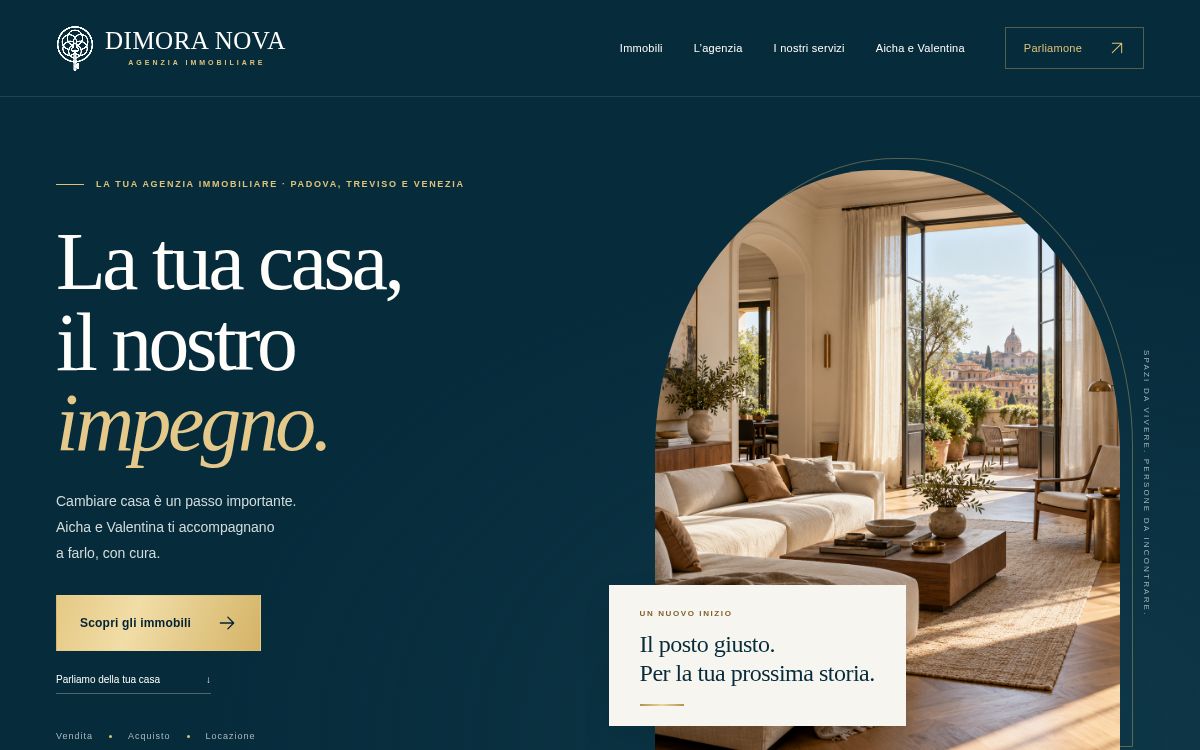 Homepage del sito Dimora Nova, con un interno e identità blu e oro